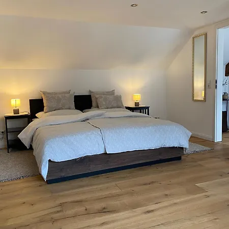 Zum Neuhaeusel * Quedlinburg